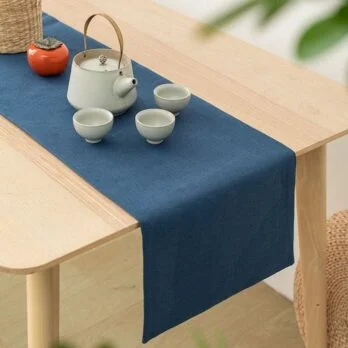 Chemin de table en toile de jute bleue