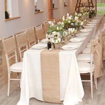 Chemin de table en toile de jute pour communion